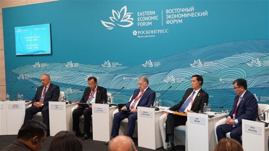 Vietnam attends Russia-ASEAN dialogue at EEF 2023